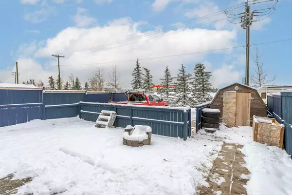 Calgary, AB T3J 4L7,89 Martinvalley CRES NE