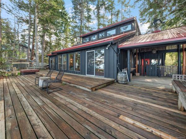 453 Island Park Dr,  Gulf Islands,  BC V0N 1P0