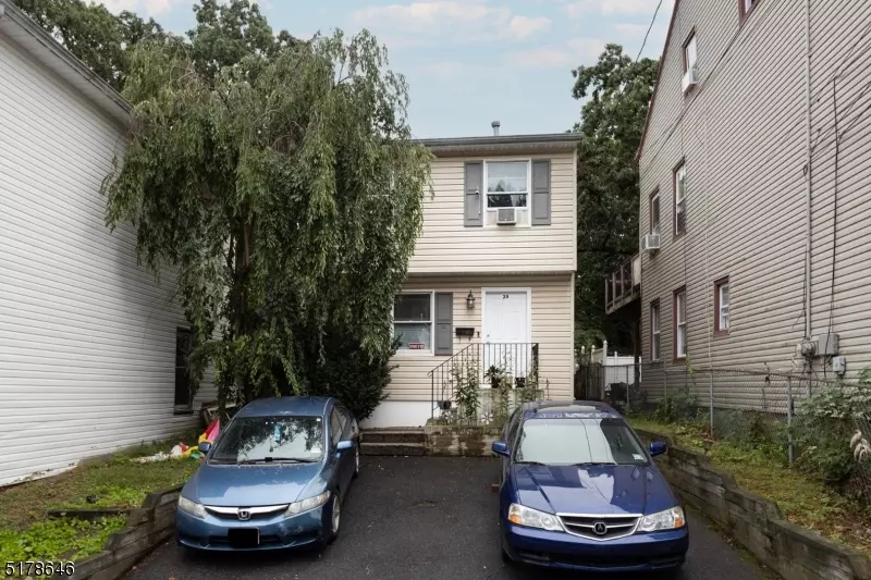 20 N 3rd St, Paterson City, NJ 07522