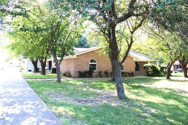 315 Cole Road,  Red Oak,  TX 75154