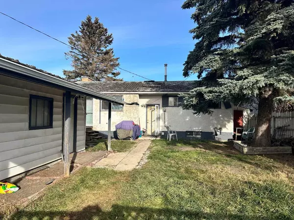 Calgary, AB T2A 3M9,1447 Mardale WAY NE