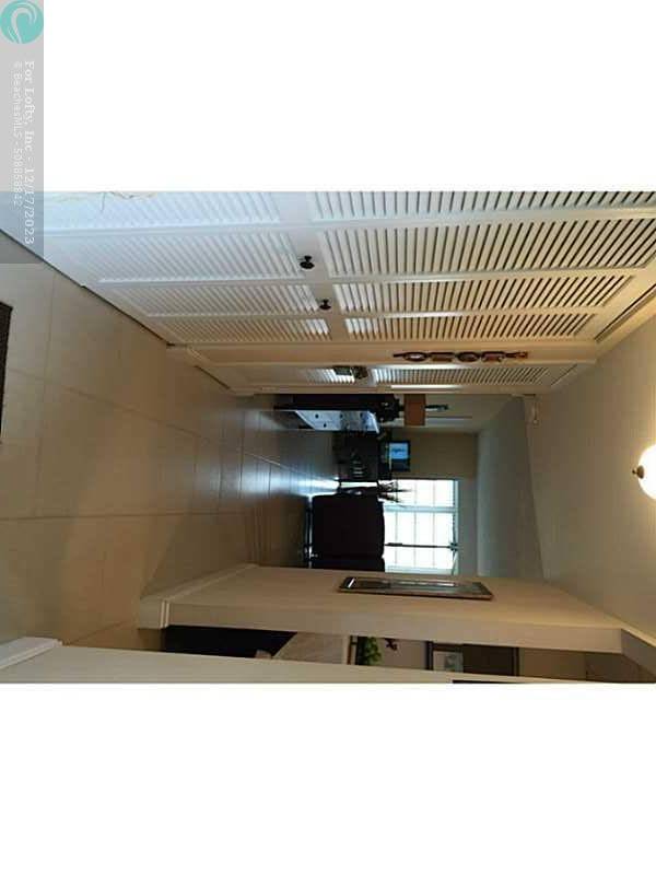 8920 Sunrise Lakes Blvd  #101, Sunrise, FL 33322