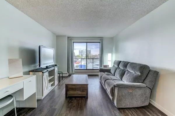 Calgary, AB T3E 1Y5,1900 25A ST SW #406