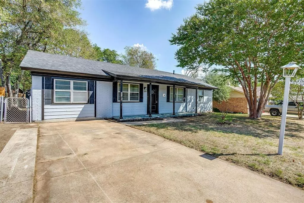 Crowley, TX 76036,825 E Mustang Street