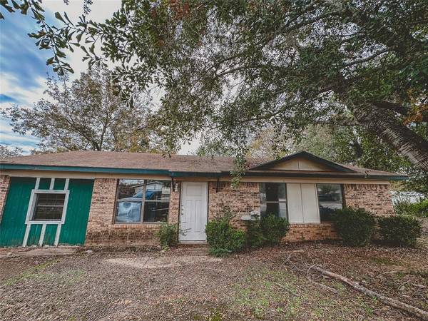 206 De Gail Street, Grand Saline, TX 75140