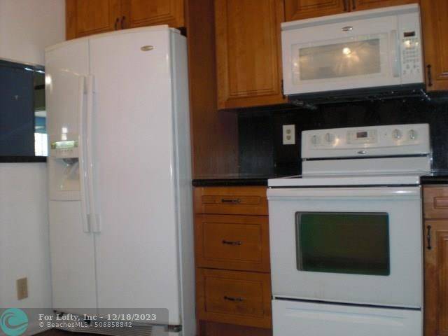 Sunrise, FL 33322,10466 Sunrise Lakes Blvd  #101
