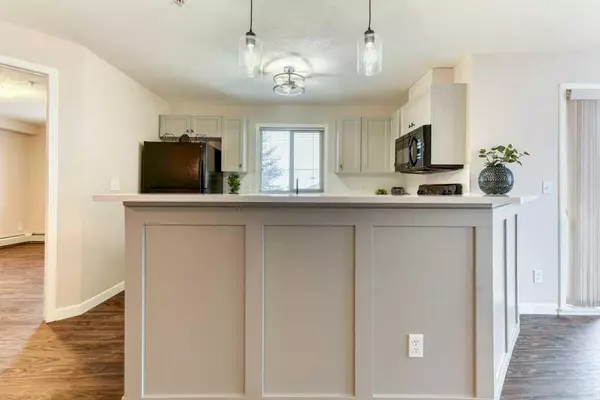 Calgary, AB T2Y 0L2,16969 24 ST SW #2216