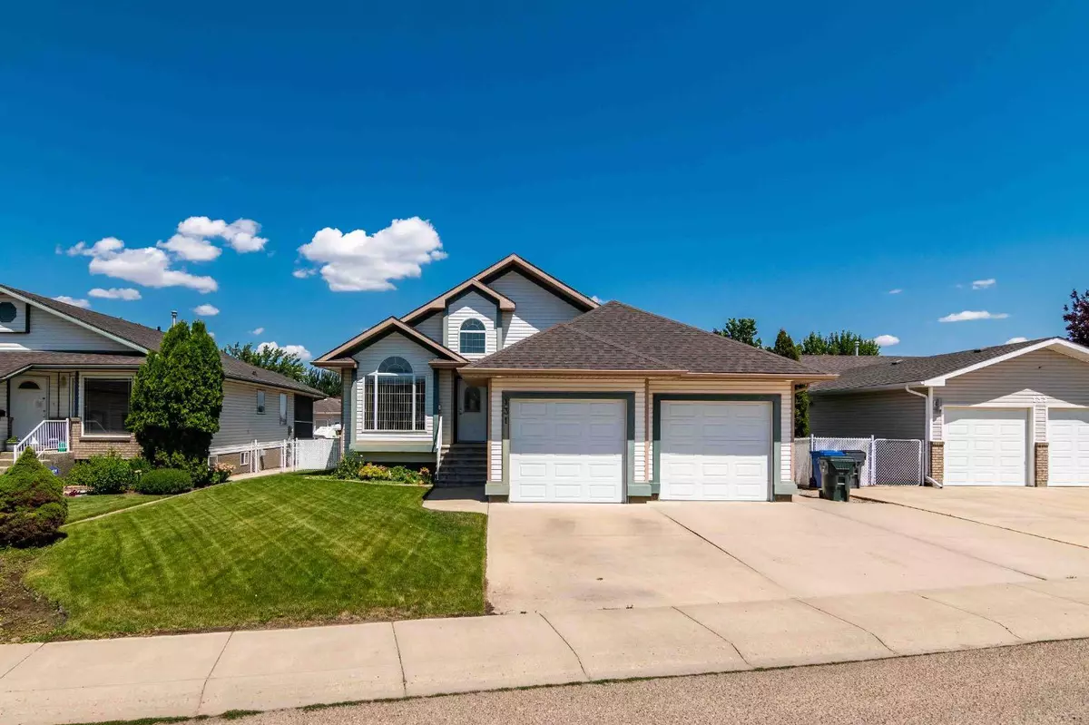 Medicine Hat, AB T1B4L7,131 Spruce Close SE