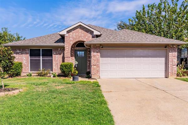 1120 Secretariat Drive, Grand Prairie, TX 75052