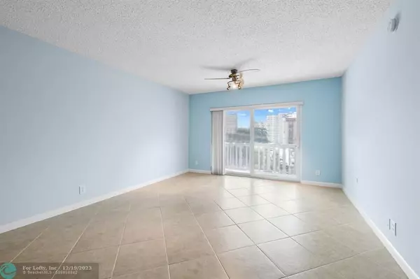 Pompano Beach, FL 33062,424 N Riverside Dr  #303