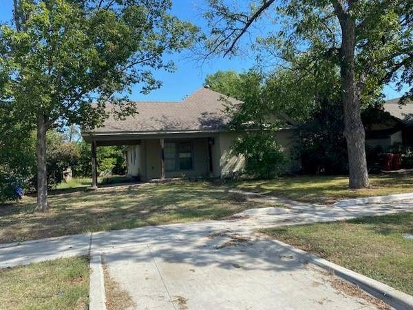 402 Howard Street,  Royse City,  TX 75189