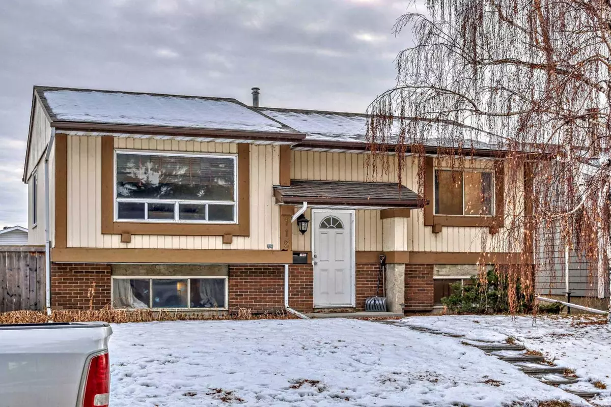 Calgary, AB T2B 2K9,119 Dovely CRES SE