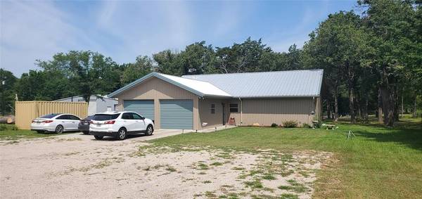 124 Lcr 421, Groesbeck, TX 76642