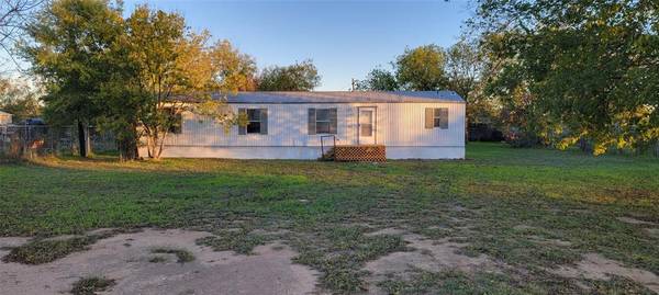 204 E Ripley Street, Coleman, TX 76834