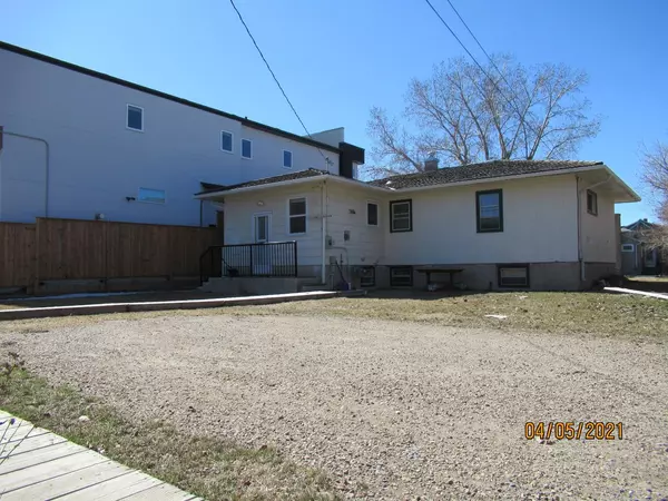 Calgary, AB T2M 2T3,1922 1 ST NW