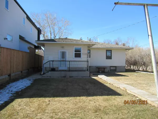 Calgary, AB T2M 2T3,1922 1 ST NW