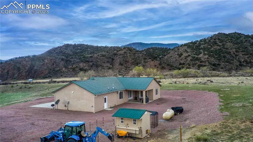 38 Double Creek DR, Canon City, CO 81212