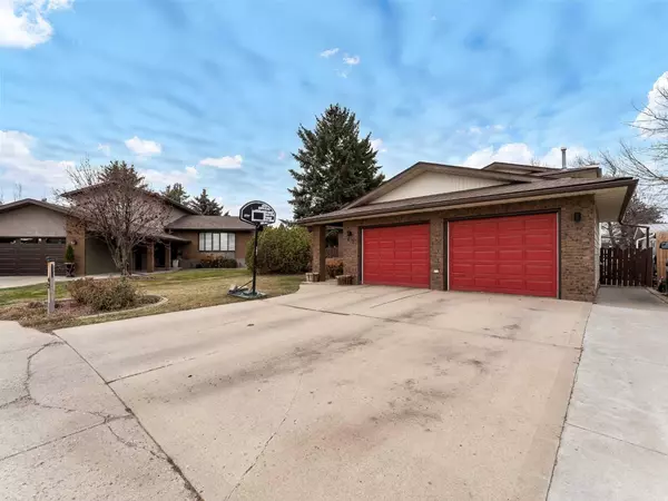 Medicine Hat, AB T1B 3K9,42 Stone CRES SE