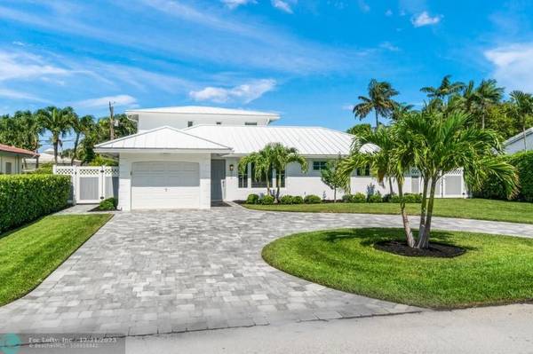 425 NE Wavecrest Way, Boca Raton, FL 33432