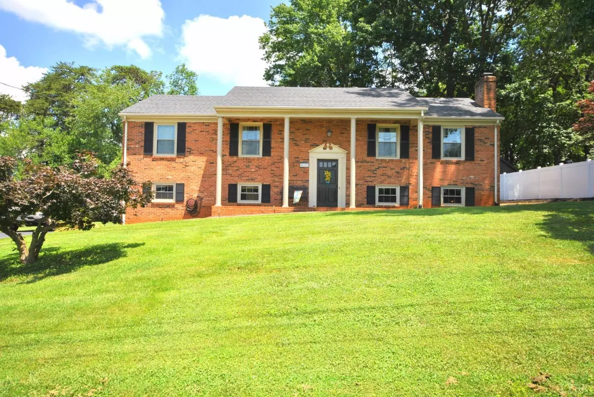 Forest, VA 24551,311 Bob CIR