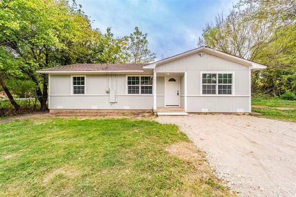 303 W Cottage Street, Terrell, TX 75160