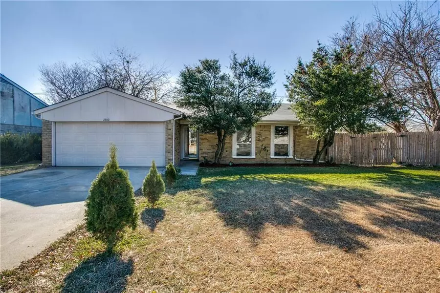 2300 Bonner Lane, Arlington, TX 76014