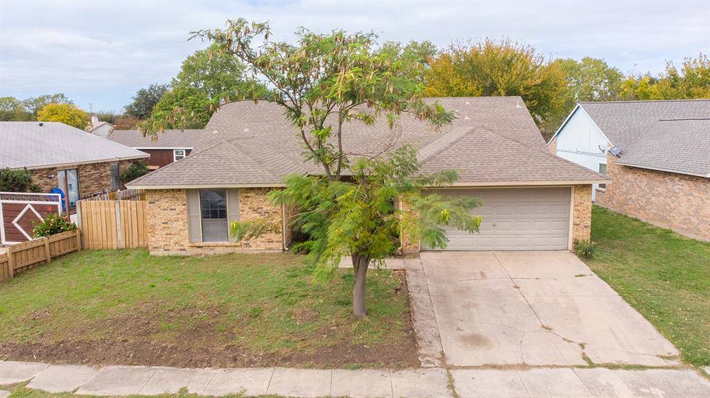 1518 Clark Trail, Grand Prairie, TX 75052