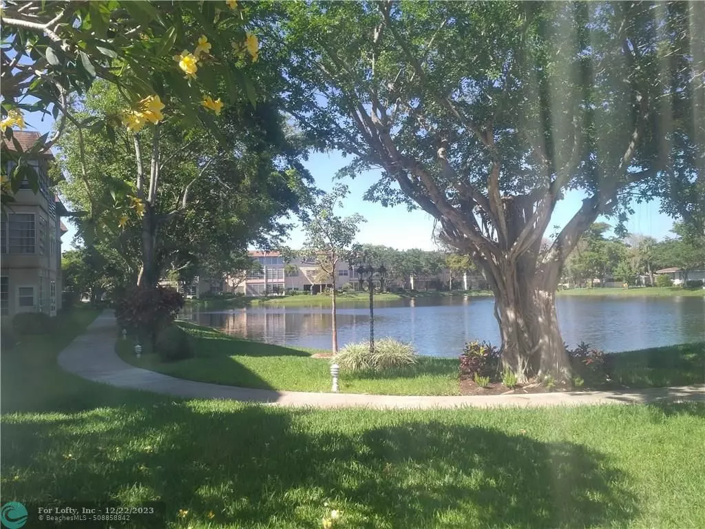 Lauderdale Lakes, FL 33319,5103 NW 35th Street  #401