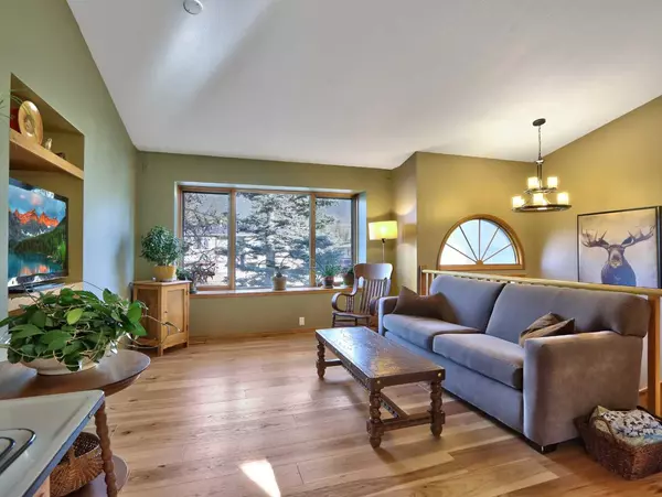 Canmore, AB T1W1S6,7 Larch Crescent