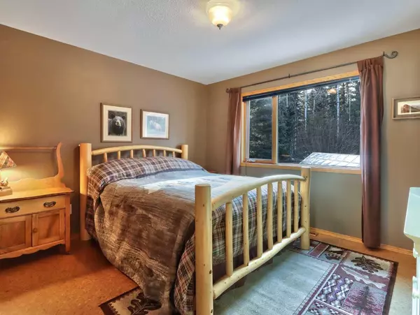 Canmore, AB T1W1S6,7 Larch Crescent