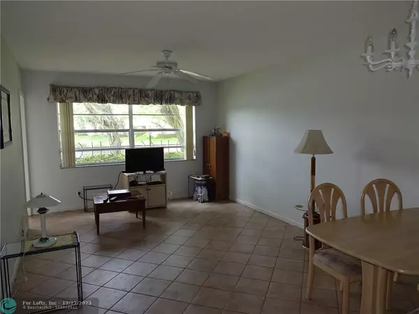 Lauderdale Lakes, FL 33319,5102 NW 36th St  #405