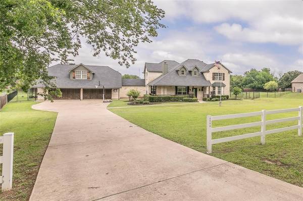 3175 Collins Road, Burleson, TX 76028