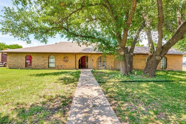 703 Cherry Street, Sanger, TX 76266