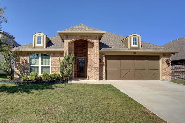 1625 Town Creek Circle, Weatherford, TX 76086