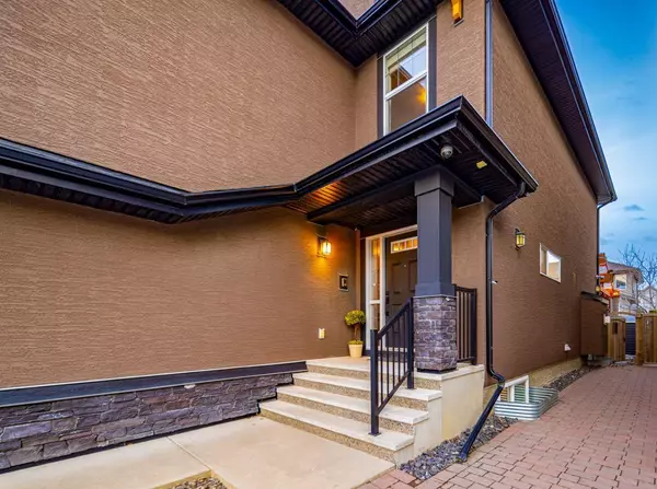 Calgary, AB T3H 0R5,144 Aspenshire CRES SW