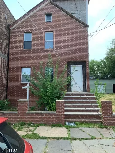 149 3Rd St, Elizabeth City, NJ 07206
