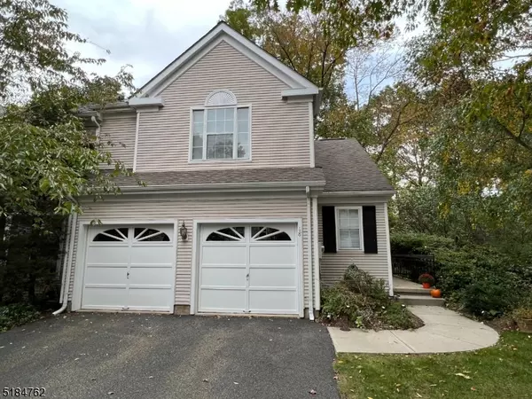 18 Rushmore Ln, Allamuchy Twp., NJ 07840