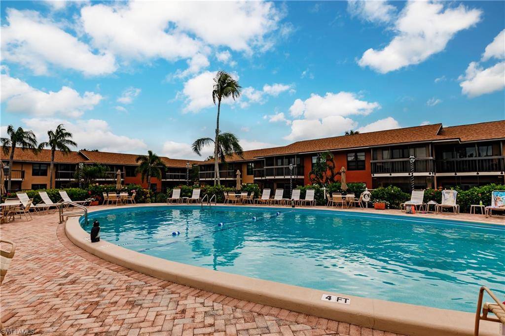 Marco Island, FL 34145,20 Greenbrier ST 3-109