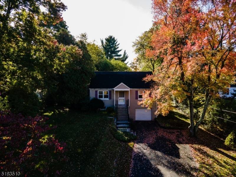 77 Madison St, Long Hill Twp., NJ 07933