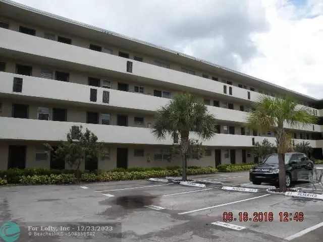 Miami, FL 33179,1690 NE 191st St  #411-1