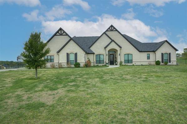 408 Christian Way, Azle, TX 76020