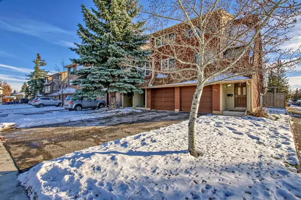 Calgary, AB T2W3L3,311 Woodvale CRES SW