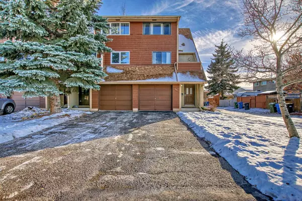 Calgary, AB T2W3L3,311 Woodvale CRES SW