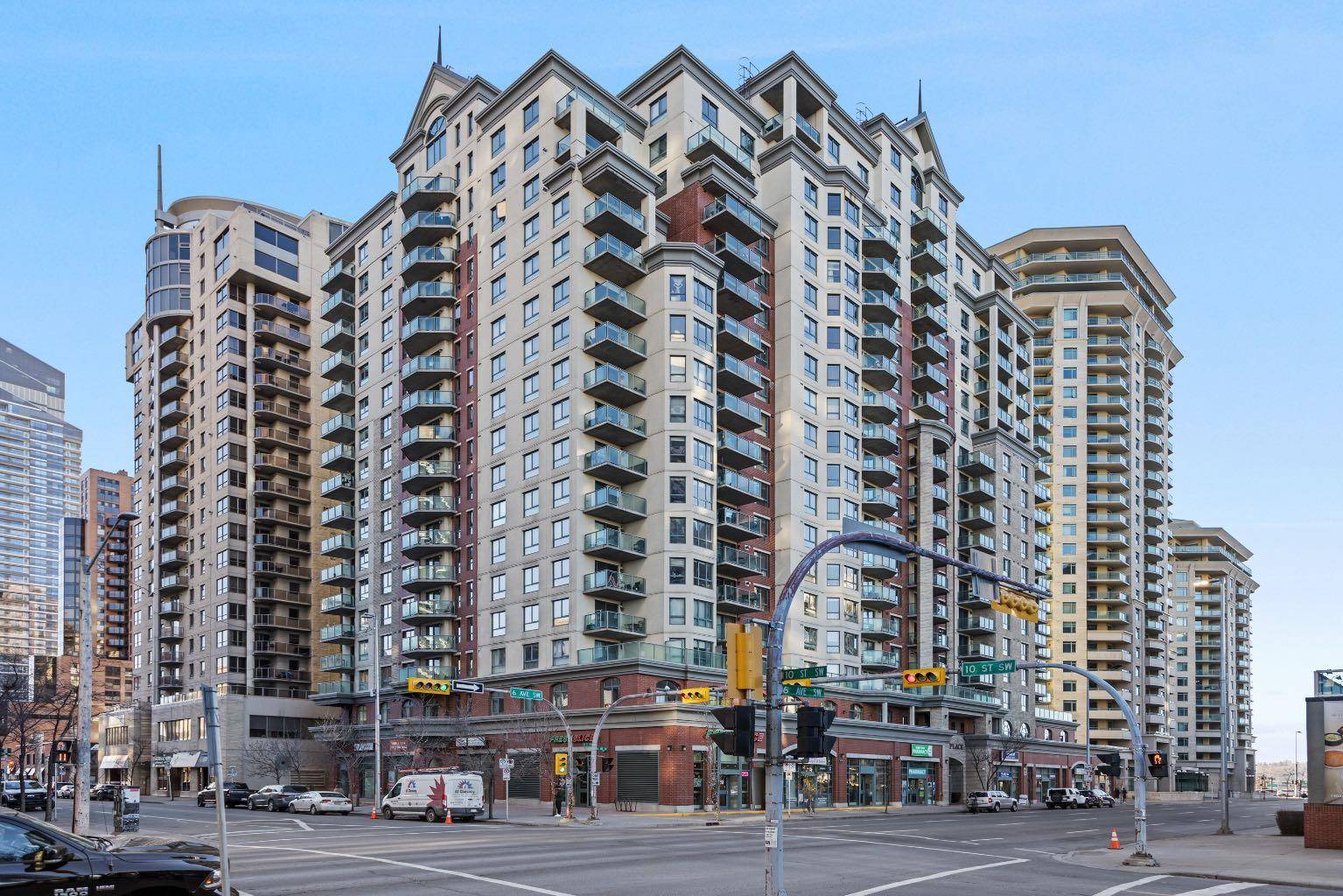 Calgary, AB T2P 5M5,1111 6 AVE SW #302