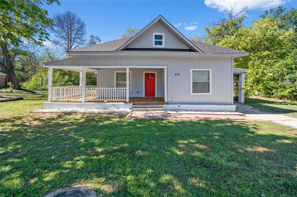 416 N College Street, Lindale, TX 75771