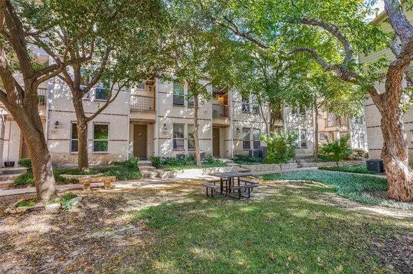 Dallas, TX 75219,4830 Cedar Springs Road #19