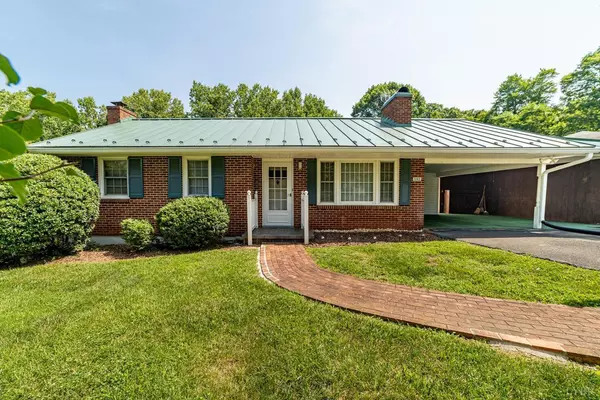 182 Mountainview DR, Madison Heights, VA 24572