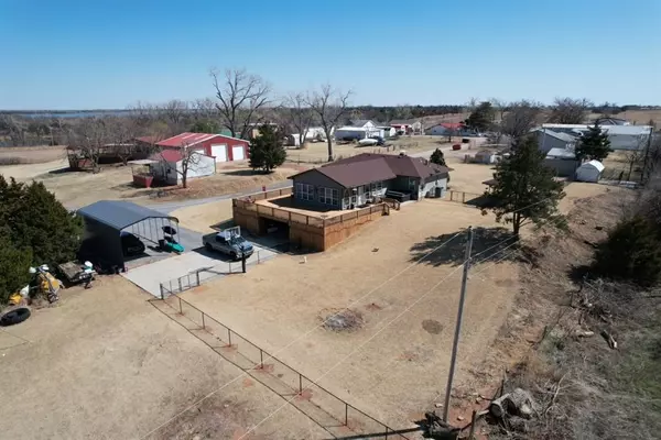 1111 Wood Street, Fort Cobb, OK 73038