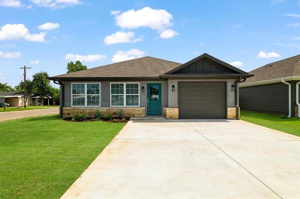 412 Cherry Street, Whitesboro, TX 76273