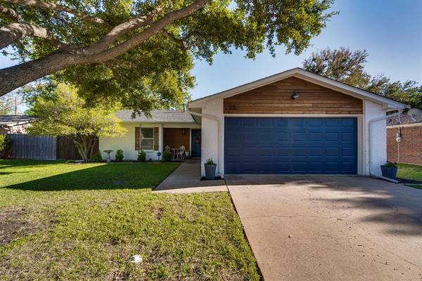 216 Etta Avenue, Waxahachie, TX 75165